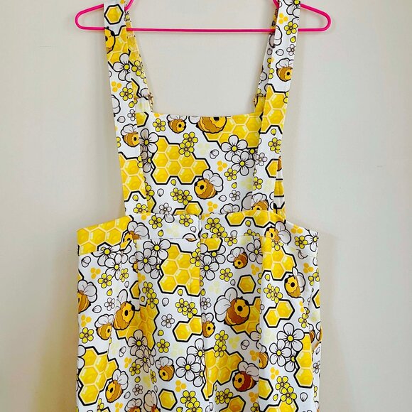 Honey Bee Print Shorts Overalls - Picture 3 of 5